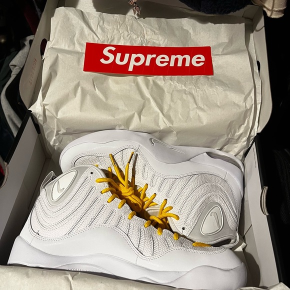 Supreme x Nike Air Bakins Deadstock NWT - Picture 4 of 11